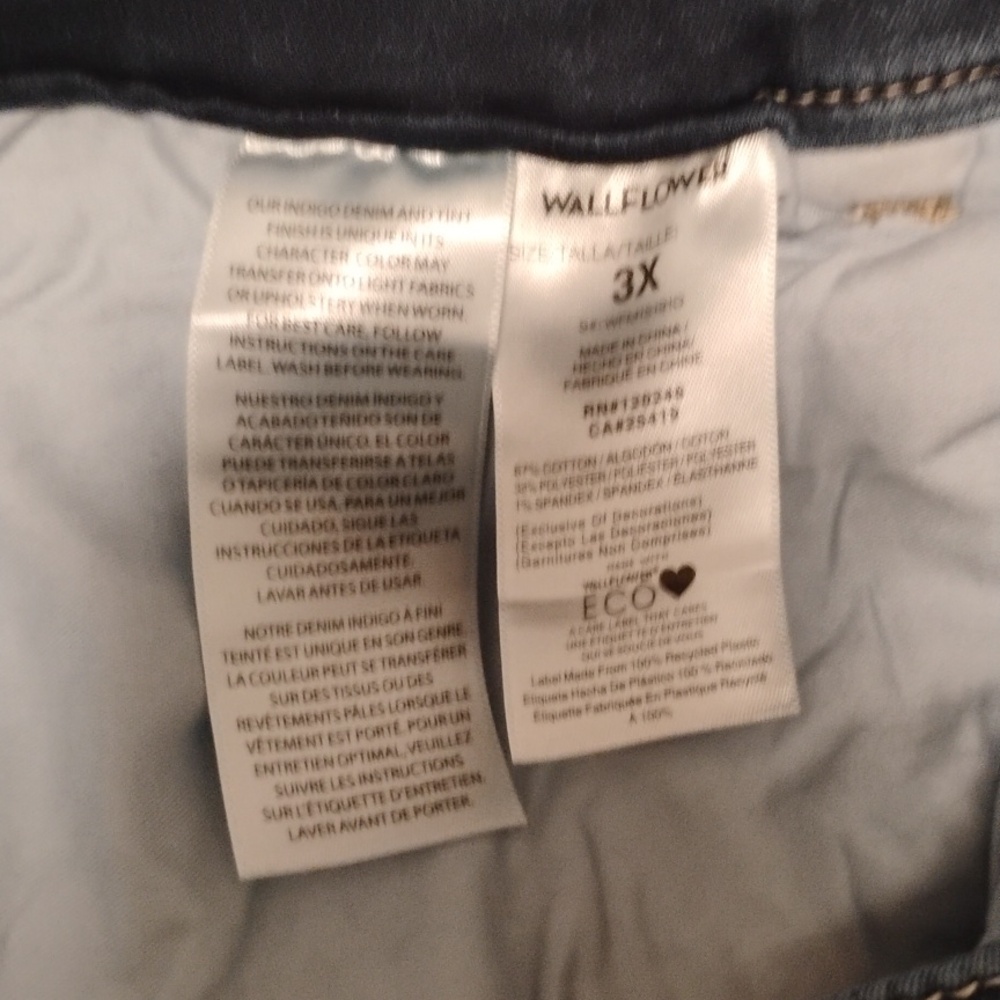 π Wallflower Luscious Curvy Bootcut Jeans Size 3X NWT Stretch Waist Size 22-24 - Picture 6 of 7